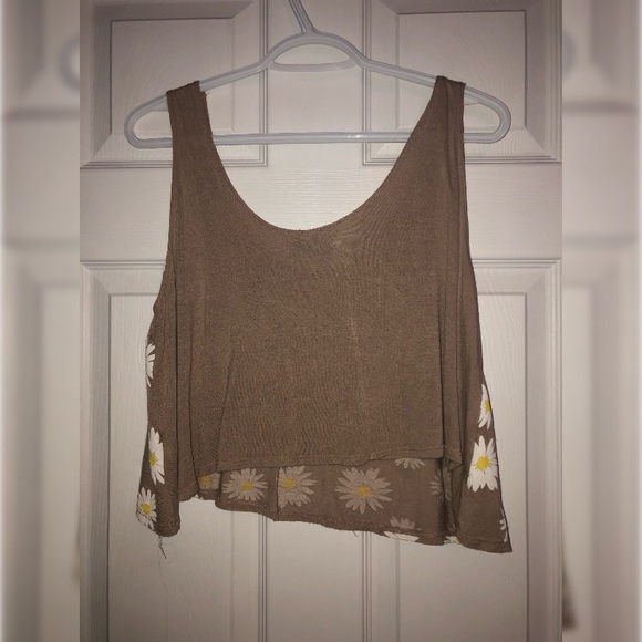 Cropped Daisy Tank Top - Picture 2 of 3